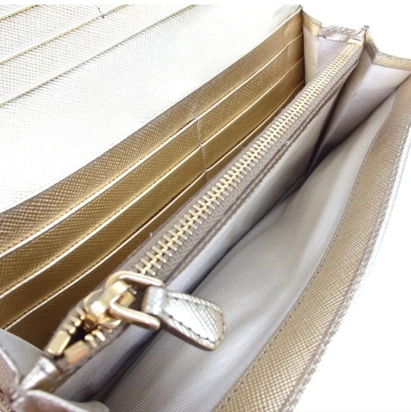 Authentic PRADA Wallet Leather - Picture 6 of 16